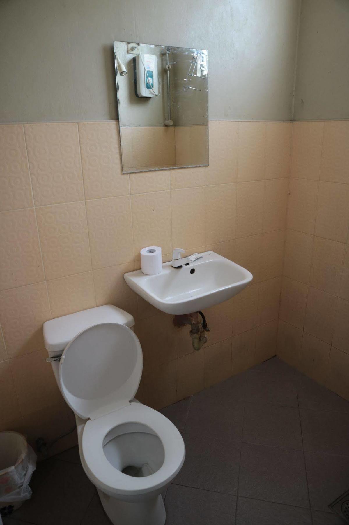 Newport Oak Pension Inn Tagbilaran City Bagian luar foto