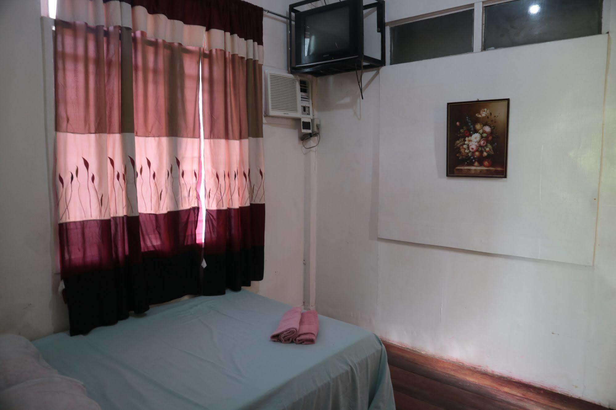 Newport Oak Pension Inn Tagbilaran City Bagian luar foto